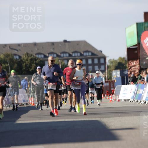 03.10.2025 - Köhlbrandbrückenlauf Jannik Wohlers http://msf.ph/oto/9121997 03.10.2025 13:39:05 Ziel 5584, 6030 meine-sportfotos.de
