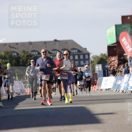 03.10.2025 - Köhlbrandbrückenlauf Jannik Wohlers http://msf.ph/oto/9122004 03.10.2025 13:39:07 Ziel 5584, 6030 meine-sportfotos.de