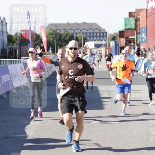 03.10.2025 - Köhlbrandbrückenlauf Jannik Wohlers http://msf.ph/oto/9122011 03.10.2025 13:04:58 Ziel 4061, 4175, 4217, 4240, 4449, 4751, 5670, 5785, 5849, 5951, 5952, 6268, 6561, 6716 meine-sportfotos.de
