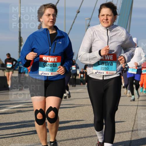 03.10.2025 - Köhlbrandbrückenlauf Strokosch-Dieckow http://msf.ph/oto/9122013 03.10.2025 09:58:25 Position 2 2249, 2250, 8 meine-sportfotos.de