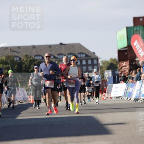 03.10.2025 - Köhlbrandbrückenlauf Jannik Wohlers http://msf.ph/oto/9122014 03.10.2025 13:39:07 Ziel 5584, 6030 meine-sportfotos.de