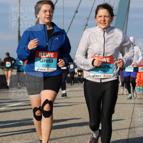 03.10.2025 - Köhlbrandbrückenlauf Strokosch-Dieckow http://msf.ph/oto/9122015 03.10.2025 09:58:26 Position 2 2249, 2250 meine-sportfotos.de