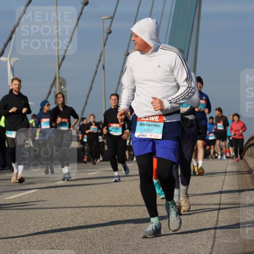 03.10.2025 - Köhlbrandbrückenlauf Strokosch-Dieckow http://msf.ph/oto/9122019 03.10.2025 09:58:29 Position 2 2409, 1927 meine-sportfotos.de