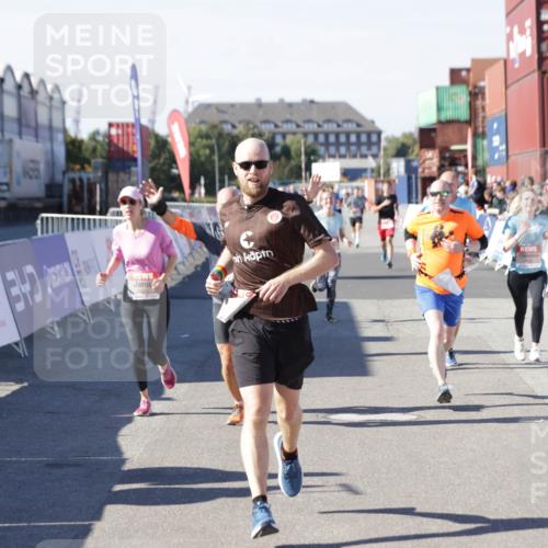 03.10.2025 - Köhlbrandbrückenlauf Jannik Wohlers http://msf.ph/oto/9122021 03.10.2025 13:04:58 Ziel 4061, 4175, 4217, 4240, 4449, 4751, 5670, 5785, 5849, 5951, 5952, 6268, 6561, 6716 meine-sportfotos.de