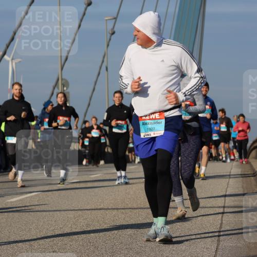 03.10.2025 - Köhlbrandbrückenlauf Strokosch-Dieckow http://msf.ph/oto/9122026 03.10.2025 09:58:30 Position 2 1927 meine-sportfotos.de