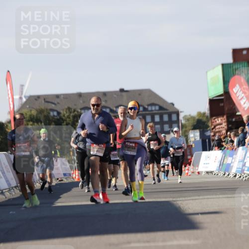 03.10.2025 - Köhlbrandbrückenlauf Jannik Wohlers http://msf.ph/oto/9122035 03.10.2025 13:39:08 Ziel  meine-sportfotos.de