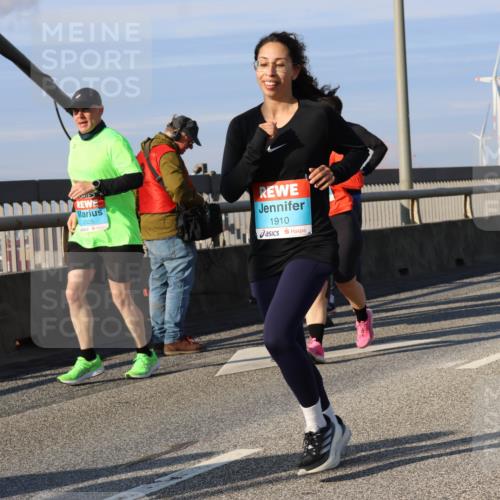 03.10.2025 - Köhlbrandbrückenlauf Strokosch-Dieckow http://msf.ph/oto/9122042 03.10.2025 09:58:32 Position 2 2525, 1910 meine-sportfotos.de