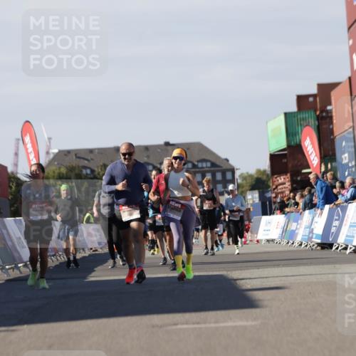 03.10.2025 - Köhlbrandbrückenlauf Jannik Wohlers http://msf.ph/oto/9122052 03.10.2025 13:39:09 Ziel 4531 meine-sportfotos.de