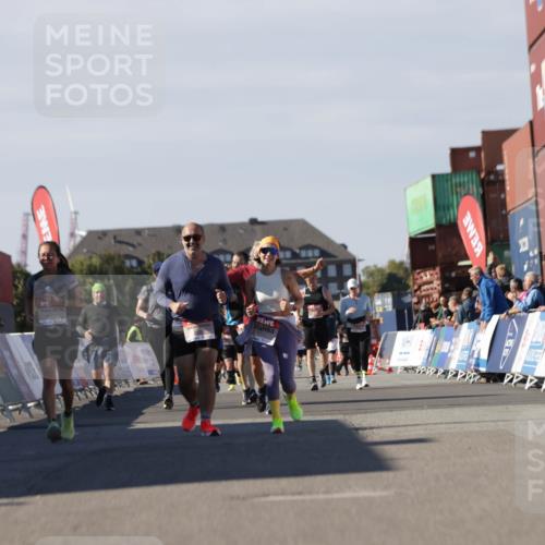 03.10.2025 - Köhlbrandbrückenlauf Jannik Wohlers http://msf.ph/oto/9122067 03.10.2025 13:39:09 Ziel 4531 meine-sportfotos.de