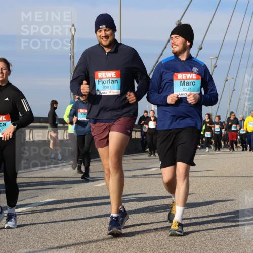 03.10.2025 - Köhlbrandbrückenlauf Strokosch-Dieckow http://msf.ph/oto/9122071 03.10.2025 09:58:37 Position 2 2237, 2351, 2371 meine-sportfotos.de