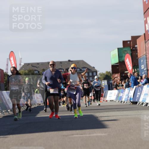 03.10.2025 - Köhlbrandbrückenlauf Jannik Wohlers http://msf.ph/oto/9122074 03.10.2025 13:39:09 Ziel 4531 meine-sportfotos.de