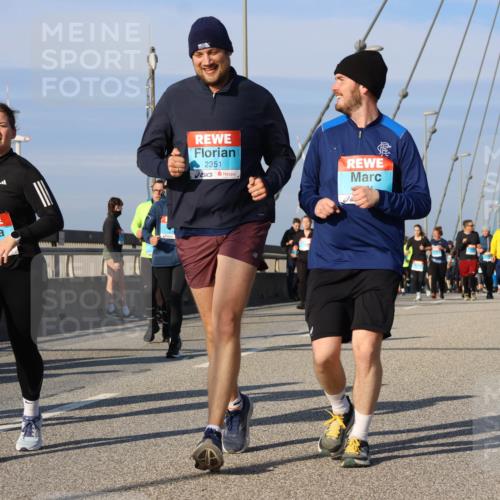 03.10.2025 - Köhlbrandbrückenlauf Strokosch-Dieckow http://msf.ph/oto/9122076 03.10.2025 09:58:37 Position 2 2237, 2351 meine-sportfotos.de