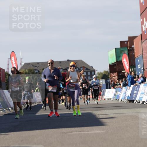 03.10.2025 - Köhlbrandbrückenlauf Jannik Wohlers http://msf.ph/oto/9122079 03.10.2025 13:39:10 Ziel 4531, 5111 meine-sportfotos.de