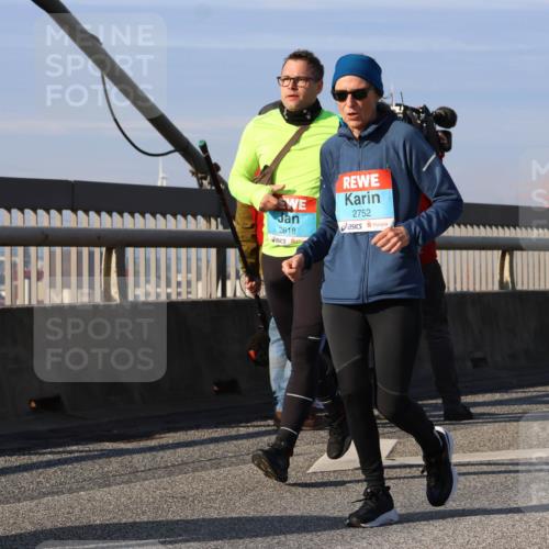 03.10.2025 - Köhlbrandbrückenlauf Strokosch-Dieckow http://msf.ph/oto/9122082 03.10.2025 09:58:41 Position 2 2618, 2752 meine-sportfotos.de