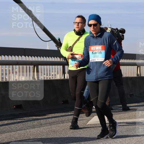 03.10.2025 - Köhlbrandbrückenlauf Strokosch-Dieckow http://msf.ph/oto/9122086 03.10.2025 09:58:41 Position 2 2752 meine-sportfotos.de