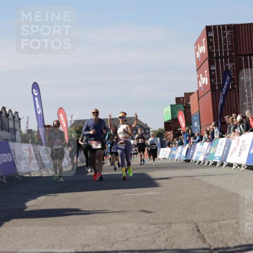03.10.2025 - Köhlbrandbrückenlauf Jannik Wohlers http://msf.ph/oto/9122088 03.10.2025 13:39:11 Ziel 4531, 5111, 5766 meine-sportfotos.de