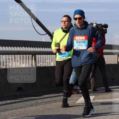 03.10.2025 - Köhlbrandbrückenlauf Strokosch-Dieckow http://msf.ph/oto/9122090 03.10.2025 09:58:41 Position 2 2618, 2752 meine-sportfotos.de