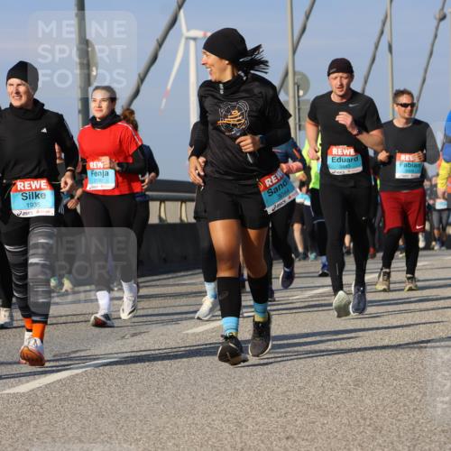 03.10.2025 - Köhlbrandbrückenlauf Strokosch-Dieckow http://msf.ph/oto/9122095 03.10.2025 09:58:44 Position 2 748, 1935, 2192, 3044, 3443, 3429, 3441 meine-sportfotos.de
