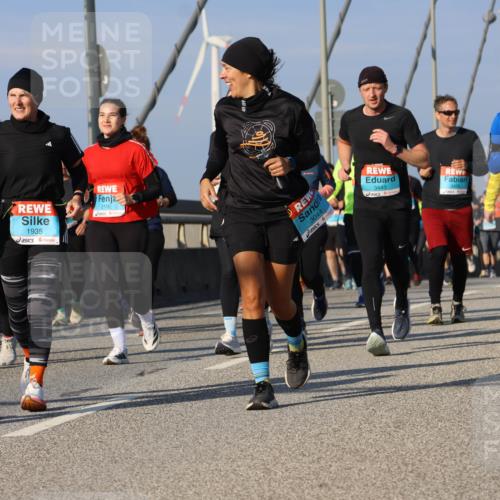 03.10.2025 - Köhlbrandbrückenlauf Strokosch-Dieckow http://msf.ph/oto/9122098 03.10.2025 09:58:44 Position 2 1935, 2192, 3044, 3443, 3441 meine-sportfotos.de