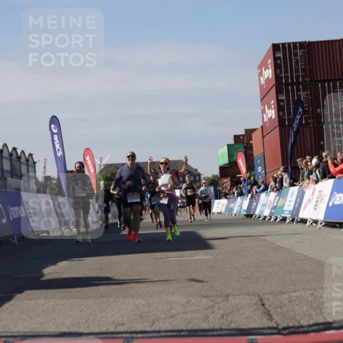 03.10.2025 - Köhlbrandbrückenlauf Jannik Wohlers http://msf.ph/oto/9122100 03.10.2025 13:39:11 Ziel 4531, 5111, 5766 meine-sportfotos.de