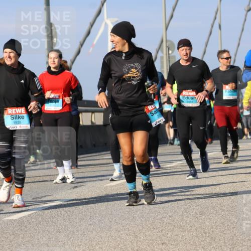 03.10.2025 - Köhlbrandbrückenlauf Strokosch-Dieckow http://msf.ph/oto/9122104 03.10.2025 09:58:44 Position 2 1935, 2192, 30, 3443, 3429, 3441 meine-sportfotos.de