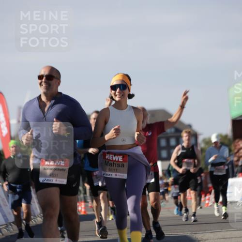 03.10.2025 - Köhlbrandbrückenlauf Jannik Wohlers http://msf.ph/oto/9122138 03.10.2025 13:39:13 Ziel 4531, 5111, 5766 meine-sportfotos.de