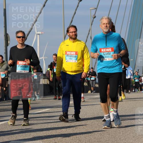 03.10.2025 - Köhlbrandbrückenlauf Strokosch-Dieckow http://msf.ph/oto/9122139 03.10.2025 09:58:51 Position 2 2280, 3429, 3451, 2037, 1824 meine-sportfotos.de