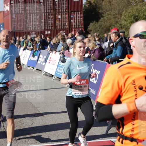 03.10.2025 - Köhlbrandbrückenlauf Jannik Wohlers http://msf.ph/oto/9122141 03.10.2025 13:05:02 Ziel 4098, 4175, 4217, 4240, 4256, 4751, 5670, 5785, 5951, 5952, 6561, 6719 meine-sportfotos.de