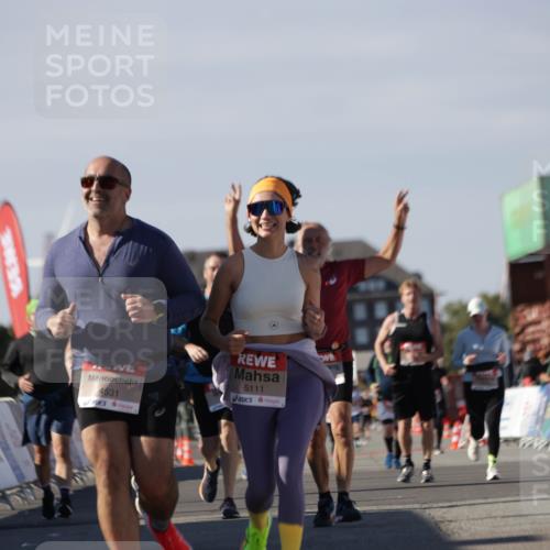 03.10.2025 - Köhlbrandbrückenlauf Jannik Wohlers http://msf.ph/oto/9122147 03.10.2025 13:39:13 Ziel 4531, 5111, 5766 meine-sportfotos.de