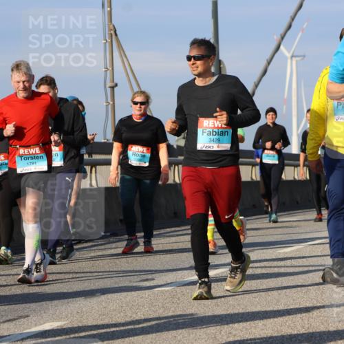 03.10.2025 - Köhlbrandbrückenlauf Strokosch-Dieckow http://msf.ph/oto/9122153 03.10.2025 09:58:52 Position 2 07, 3429, 5, 1781, 2586, 345, 2037 meine-sportfotos.de
