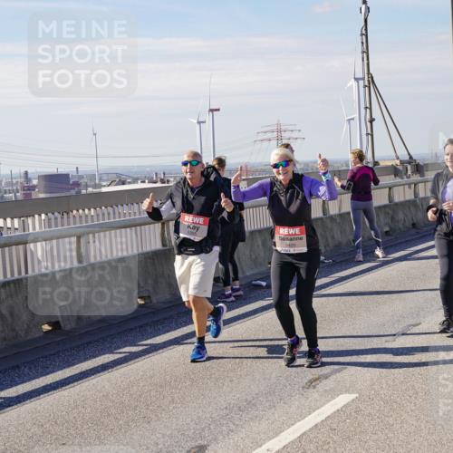 03.10.2025 - Köhlbrandbrückenlauf Michael Burmester http://msf.ph/oto/9122158 03.10.2025 13:04:02 Position 2 5305, 5420 meine-sportfotos.de