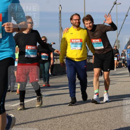 03.10.2025 - Köhlbrandbrückenlauf Strokosch-Dieckow http://msf.ph/oto/9122179 03.10.2025 09:58:55 Position 2 2037, 3429, 3451, 3452, 1824 meine-sportfotos.de