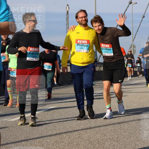 03.10.2025 - Köhlbrandbrückenlauf Strokosch-Dieckow http://msf.ph/oto/9122185 03.10.2025 09:58:55 Position 2 7, 177, 3429, 3451, 3452, 1824 meine-sportfotos.de