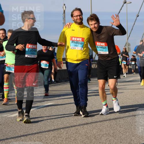 03.10.2025 - Köhlbrandbrückenlauf Strokosch-Dieckow http://msf.ph/oto/9122188 03.10.2025 09:58:55 Position 2 2655, 1775, 3429, 3451, 3452, 1824 meine-sportfotos.de