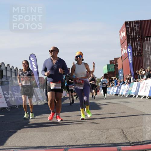 03.10.2025 - Köhlbrandbrückenlauf Jannik Wohlers http://msf.ph/oto/9122192 03.10.2025 13:39:15 Ziel 4531, 4789, 5111, 5766, 5988, 5989 meine-sportfotos.de