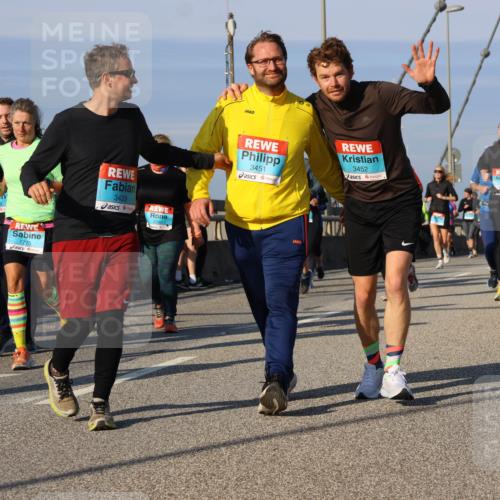 03.10.2025 - Köhlbrandbrückenlauf Strokosch-Dieckow http://msf.ph/oto/9122195 03.10.2025 09:58:55 Position 2 2655, 1775, 3429, 3451, 3452 meine-sportfotos.de
