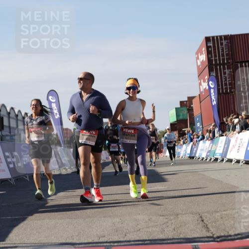 03.10.2025 - Köhlbrandbrückenlauf Jannik Wohlers http://msf.ph/oto/9122202 03.10.2025 13:39:15 Ziel 4531, 4789, 5111, 5766, 5988, 5989 meine-sportfotos.de