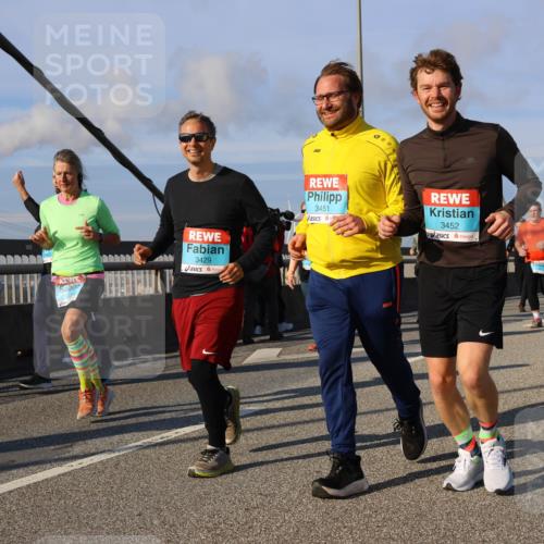 03.10.2025 - Köhlbrandbrückenlauf Strokosch-Dieckow http://msf.ph/oto/9122212 03.10.2025 09:58:58 Position 2 3429, 3451, 3452 meine-sportfotos.de