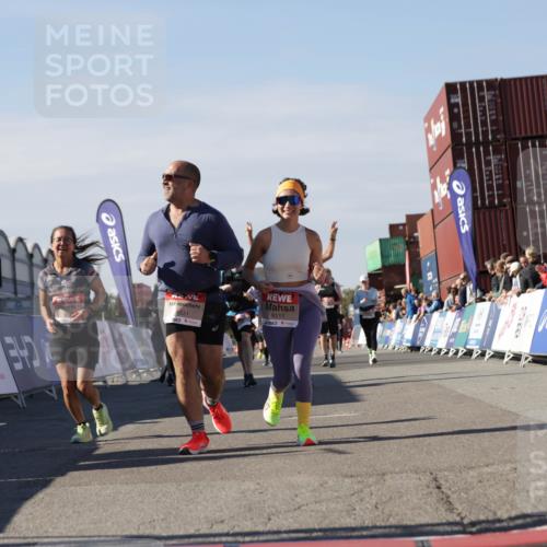 03.10.2025 - Köhlbrandbrückenlauf Jannik Wohlers http://msf.ph/oto/9122214 03.10.2025 13:39:15 Ziel 4531, 4789, 5111, 5766, 5988, 5989 meine-sportfotos.de