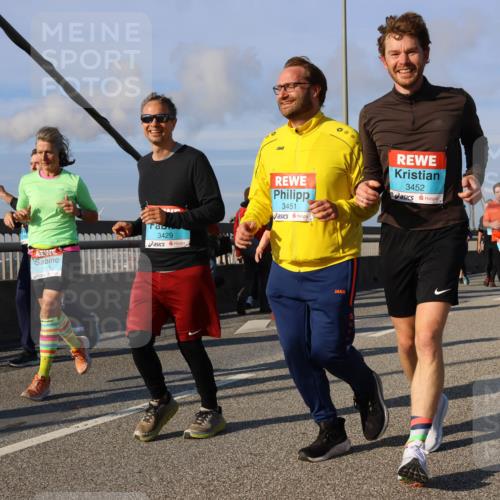 03.10.2025 - Köhlbrandbrückenlauf Strokosch-Dieckow http://msf.ph/oto/9122221 03.10.2025 09:58:58 Position 2 1775, 3429, 3451, 3452, 1824 meine-sportfotos.de