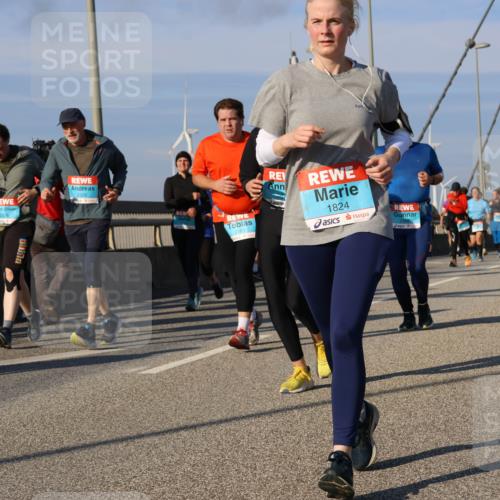 03.10.2025 - Köhlbrandbrückenlauf Strokosch-Dieckow http://msf.ph/oto/9122231 03.10.2025 09:58:59 Position 2 2163, 1824 meine-sportfotos.de