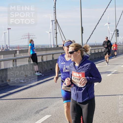03.10.2025 - Köhlbrandbrückenlauf Michael Burmester http://msf.ph/oto/9122255 03.10.2025 13:04:06 Position 2 202, 5695, 5697 meine-sportfotos.de