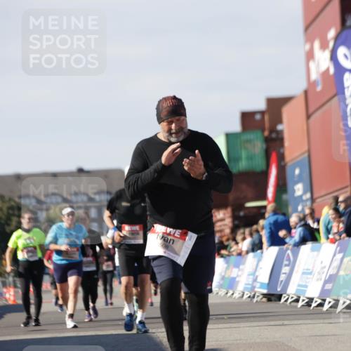 03.10.2025 - Köhlbrandbrückenlauf Jannik Wohlers http://msf.ph/oto/9122269 03.10.2025 13:39:43 Ziel 4621, 5176, 5508 meine-sportfotos.de