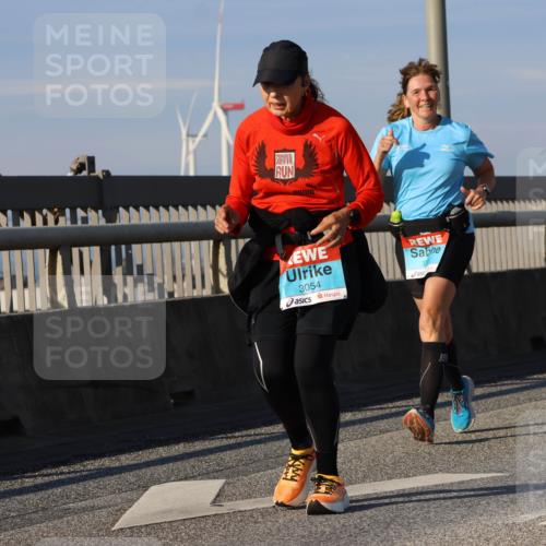 03.10.2025 - Köhlbrandbrückenlauf Strokosch-Dieckow http://msf.ph/oto/9122270 03.10.2025 09:59:08 Position 2 3054 meine-sportfotos.de