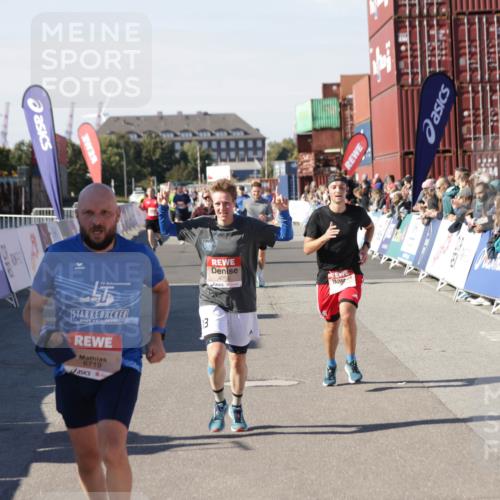 03.10.2025 - Köhlbrandbrückenlauf Jannik Wohlers http://msf.ph/oto/9122275 03.10.2025 13:05:06 Ziel 4098, 4175, 4217, 4256, 4490, 4585, 4751, 5670, 5785, 5951, 5952, 6561, 6719 meine-sportfotos.de