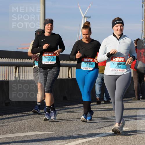 03.10.2025 - Köhlbrandbrückenlauf Strokosch-Dieckow http://msf.ph/oto/9122289 03.10.2025 09:59:10 Position 2 2870, 2869, 2286 meine-sportfotos.de