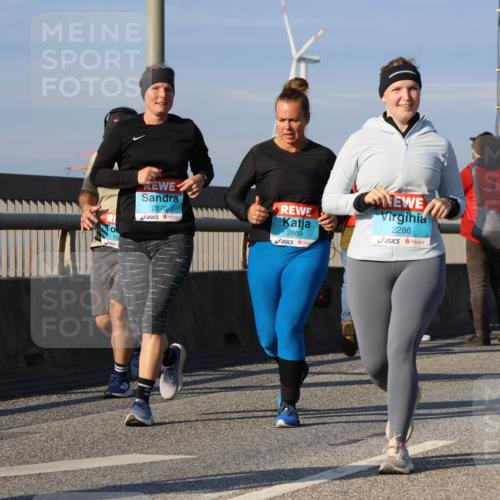 03.10.2025 - Köhlbrandbrückenlauf Strokosch-Dieckow http://msf.ph/oto/9122296 03.10.2025 09:59:10 Position 2 2870, 2869, 2286 meine-sportfotos.de