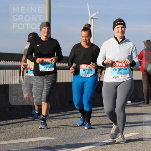 03.10.2025 - Köhlbrandbrückenlauf Strokosch-Dieckow http://msf.ph/oto/9122299 03.10.2025 09:59:10 Position 2 2870, 2869, 2286 meine-sportfotos.de