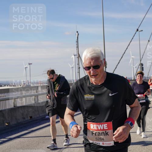 03.10.2025 - Köhlbrandbrückenlauf Michael Burmester http://msf.ph/oto/9122324 03.10.2025 13:04:14 Position 2 17, 2017, 5264 meine-sportfotos.de