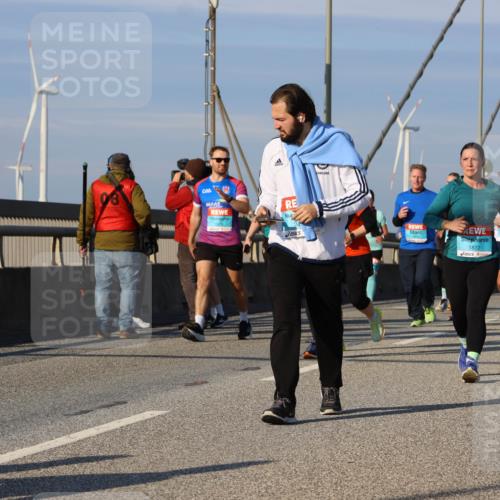 03.10.2025 - Köhlbrandbrückenlauf Strokosch-Dieckow http://msf.ph/oto/9122328 03.10.2025 09:59:13 Position 2 1872 meine-sportfotos.de
